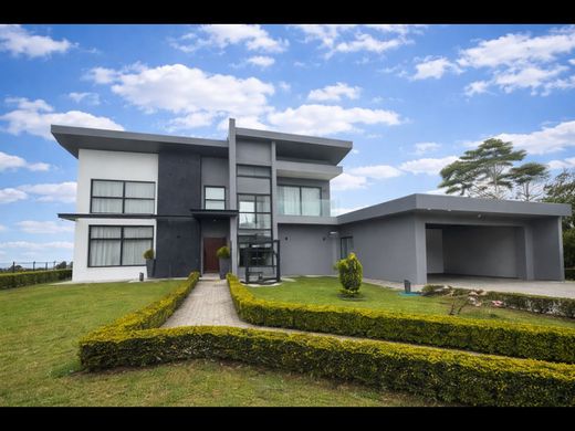 Casa de lujo en San Isidro de Coronado, Vázquez de Coronado