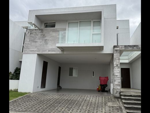 Casa di lusso a Escazú, Provincia de San José