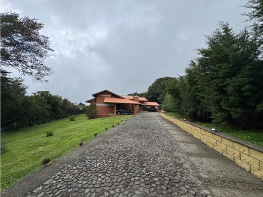 Luxury home in San Rafael, Provincia de Heredia