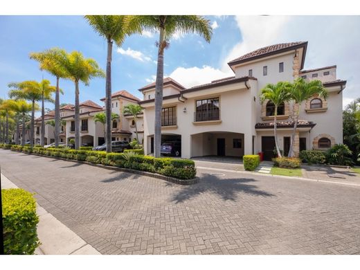 Luxury home in Escazú, Provincia de San José