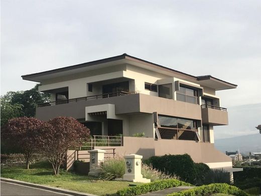 Luxury home in Santa Ana, Provincia de San José