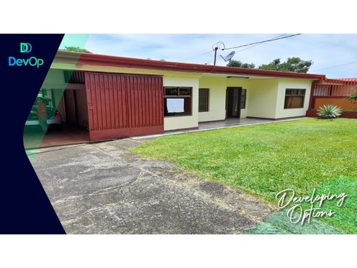 Luxury home in Santa Bárbaraa, Provincia de Heredia