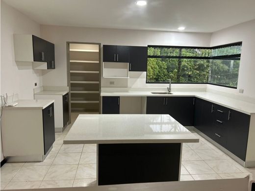 Casa di lusso a Escazú, Provincia de San José