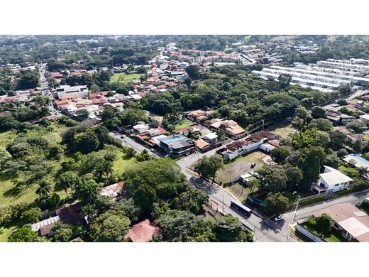 Grundstück in Santa Ana, Provincia de San José