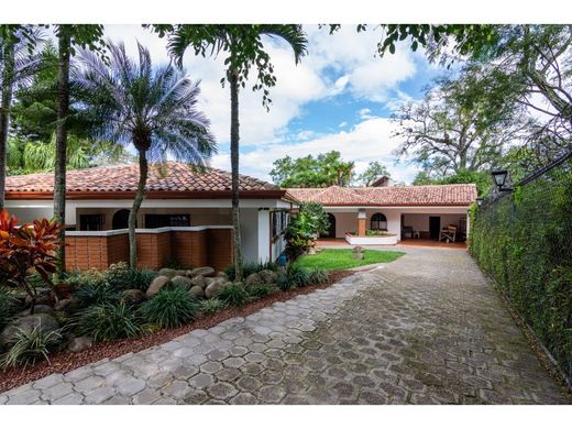 Luxury home in Escazú, Provincia de San José