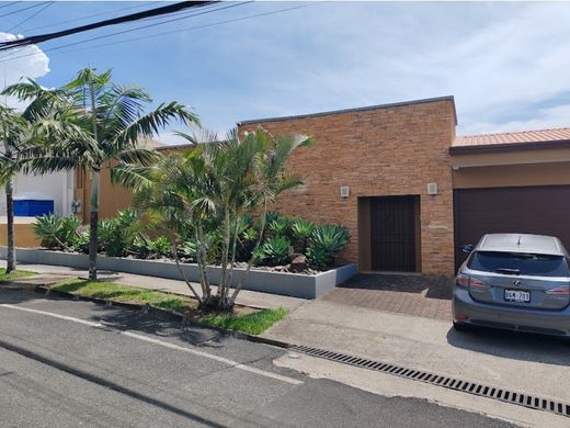 Luxury home in Guachipelín, Escazú