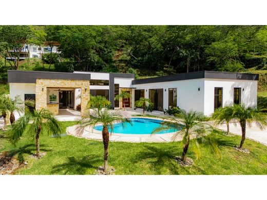 Maison de luxe à Coco, Sardinal, Carrillo