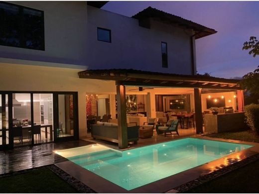 Maison de luxe à Santa Ana, Provincia de San José