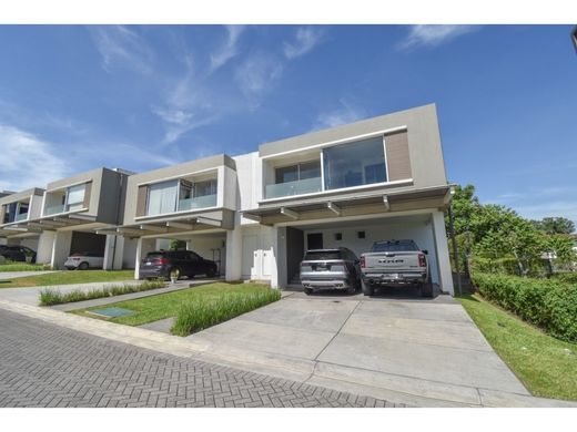 Casa di lusso a Escazú, Provincia de San José