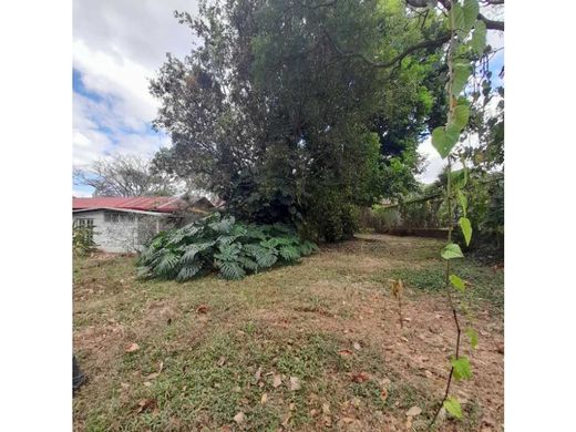 Grundstück in Escazú, Provincia de San José