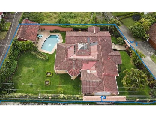 Casa di lusso a Escazú, Provincia de San José