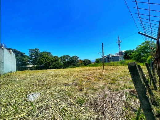 Grond in San José, Cantón de San José