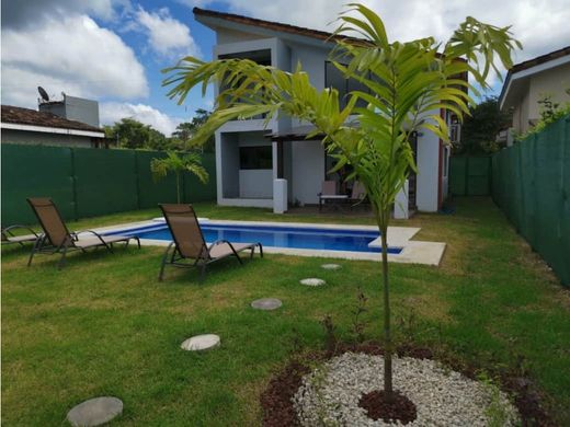 منزل ﻓﻲ Tamarindo, Santa Cruz