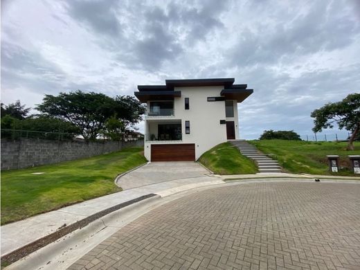 Luxury home in Guácima, Cantón de Alajuela