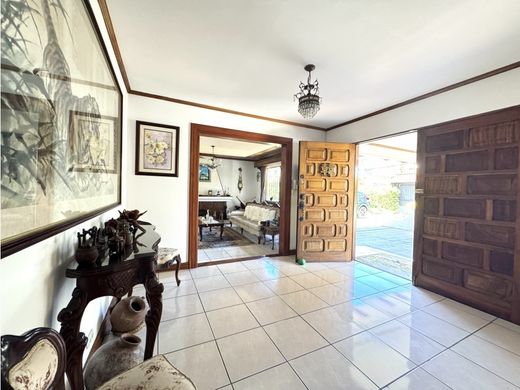 Casa di lusso a Escazú, Provincia de San José