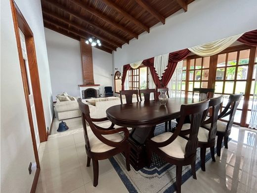 Luxury home in Santo Domingo, Provincia de Heredia