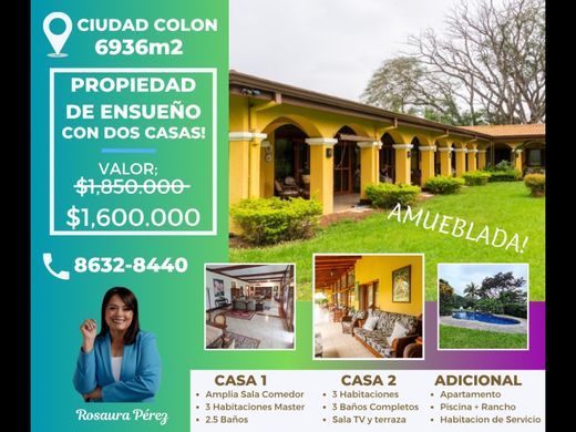 Luxury home in Colon, Mora