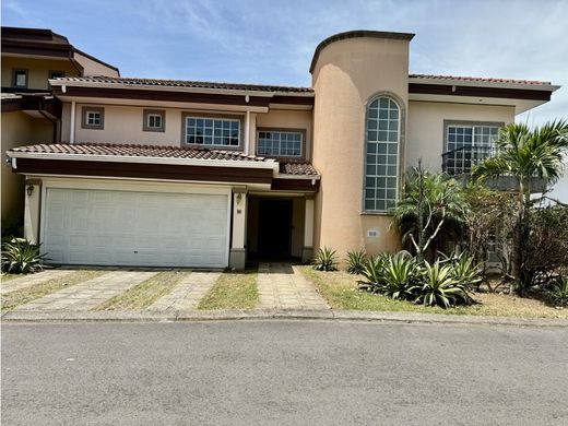 Lüks ev San José, Cantón de San José