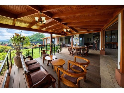 Luxury home in Guachipelín, Escazú