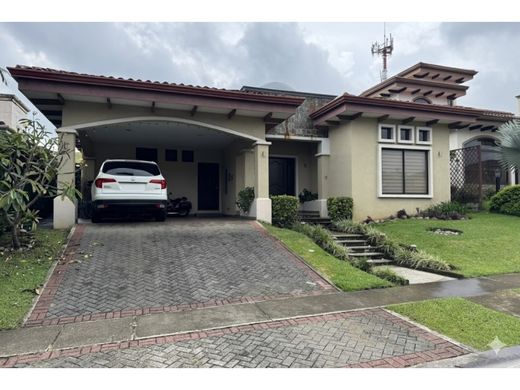 Casa di lusso a Santo Domingo, Provincia de Heredia