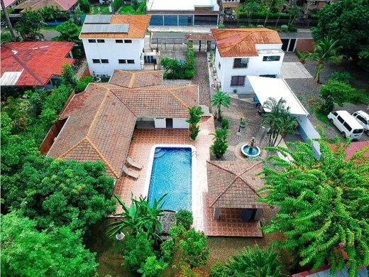 Luksusowy dom w Jacó, Garabito