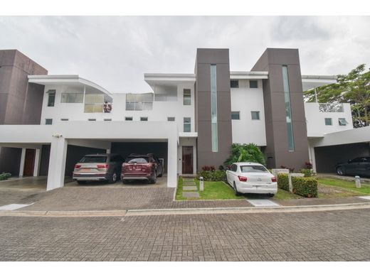 Apartment in Santa Ana, Provincia de San José