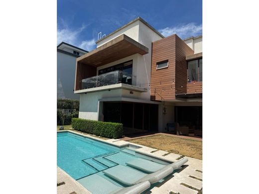 Luxury home in Santa Ana, Provincia de San José