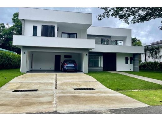 Luxury home in Guácima, Cantón de Alajuela