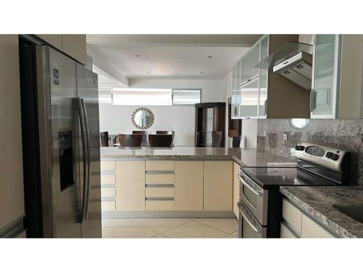 Luxury home in Escazú, Provincia de San José