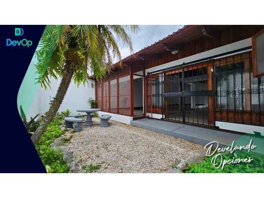 Πολυτελή κατοικία σε Pavas, Cantón de San José