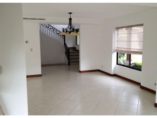 Casa de lujo en Santa Ana, Provincia de San José