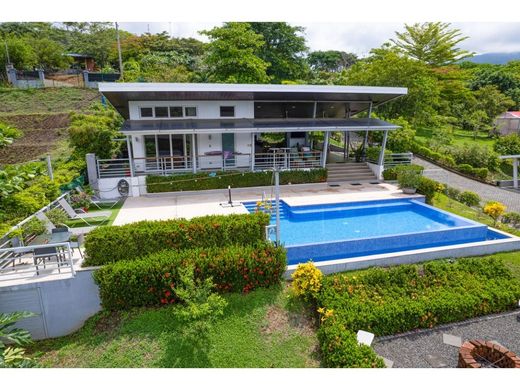 Luxe woning in San José, Cantón de San José