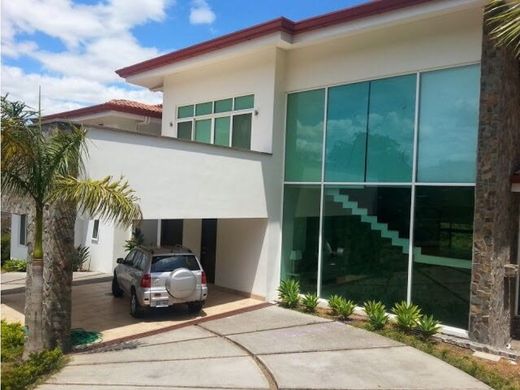 Casa di lusso a Santa Ana, Provincia de San José