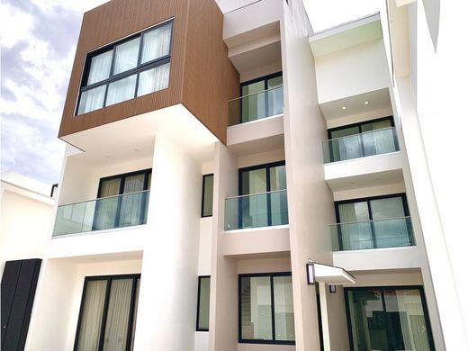 Escazú, Provincia de San Joséのアパートメント