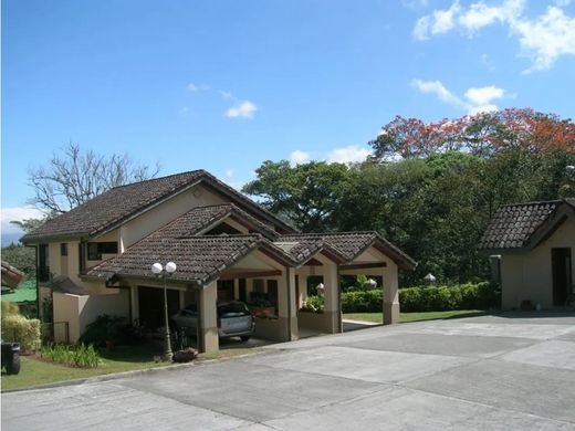 Luxe woning in Escazú, Provincia de San José