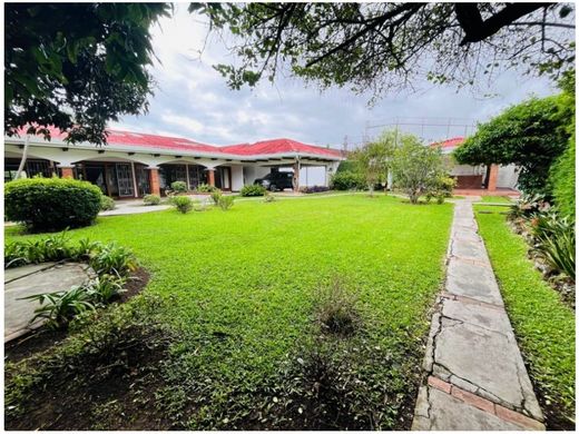 Luxus-Haus in Escazú, Provincia de San José