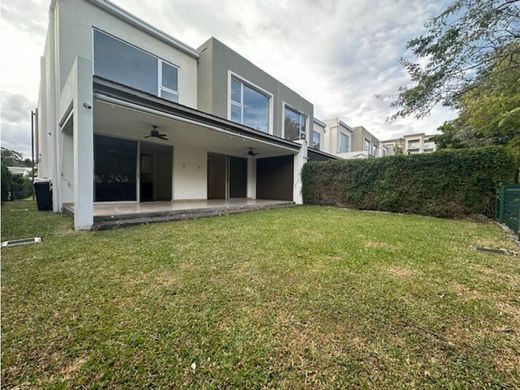 Luxus-Haus in Escazú, Provincia de San José