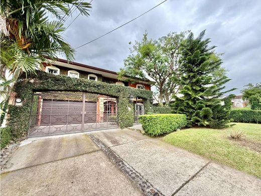 Luxury home in Escazú, Provincia de San José