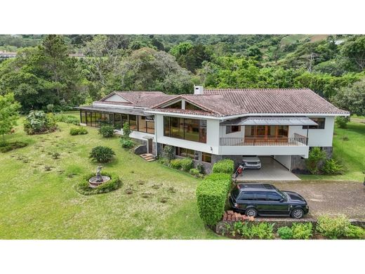 Luxury home in Escazú, Provincia de San José