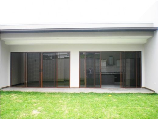 Maison de luxe à Belén, Carrillo