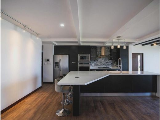 Casa de lujo en Santa Ana, Provincia de San José