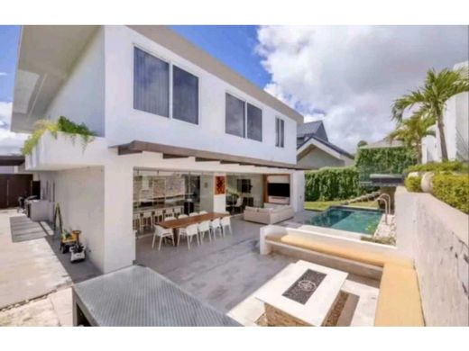 Casa di lusso a Santa Ana, Provincia de San José