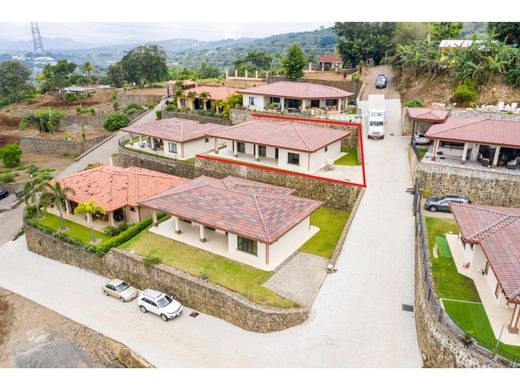 Casa de lujo en Naranjo, Provincia de Alajuela