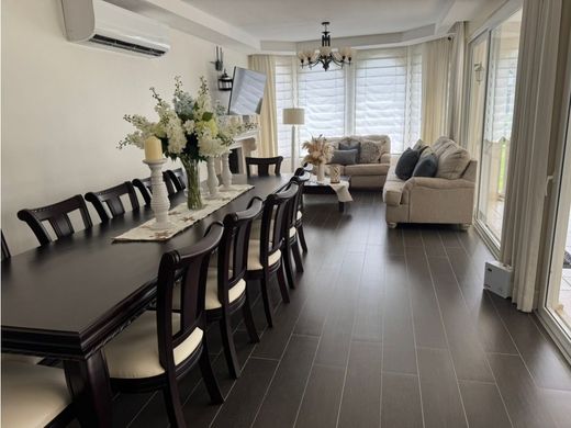 Casa di lusso a Guácima, Cantón de Alajuela