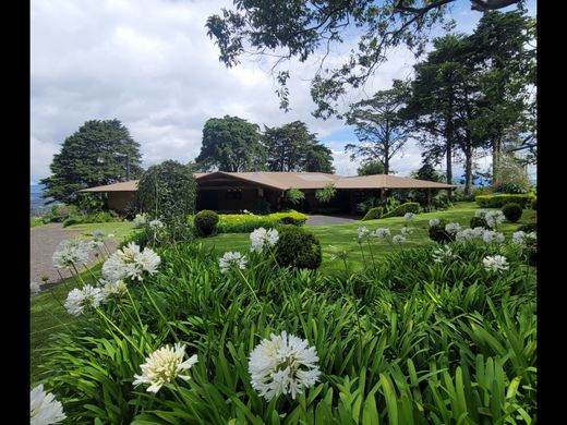 Casa di lusso a San Rafael, Provincia de Heredia