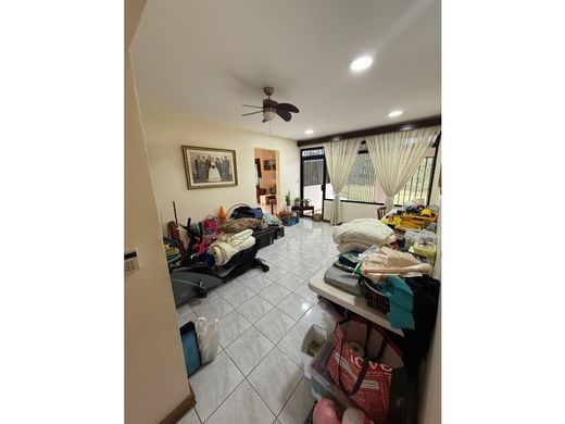 ‏בתי יוקרה ב  Guachipelín, Escazú