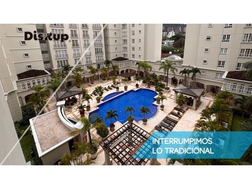 Apartment / Etagenwohnung in Escazú, Provincia de San José