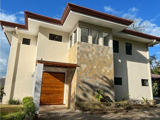 Luxus-Haus in Santa Ana, Provincia de San José