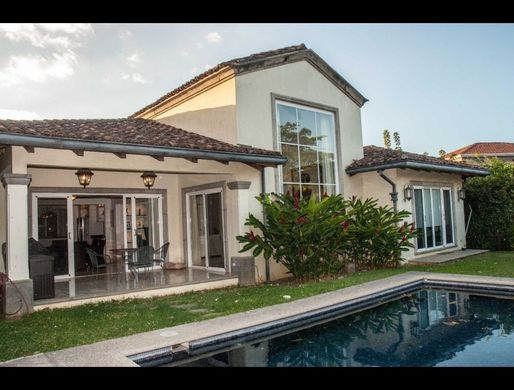 Casa de lujo en Santa Ana, Provincia de San José