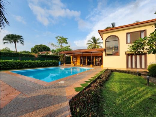 Luxury home in Tamarindo, Santa Cruz